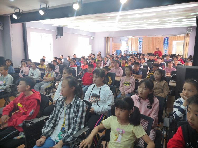 冰雪运动课程进校园走进富锦小学